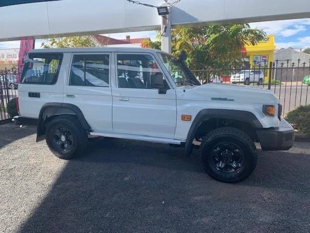 Car Rental hero Image 3